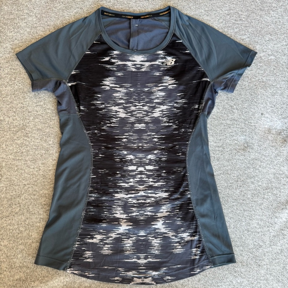 New Balance Athletic Short Sleeve Performance Top in Charcoal Gray
